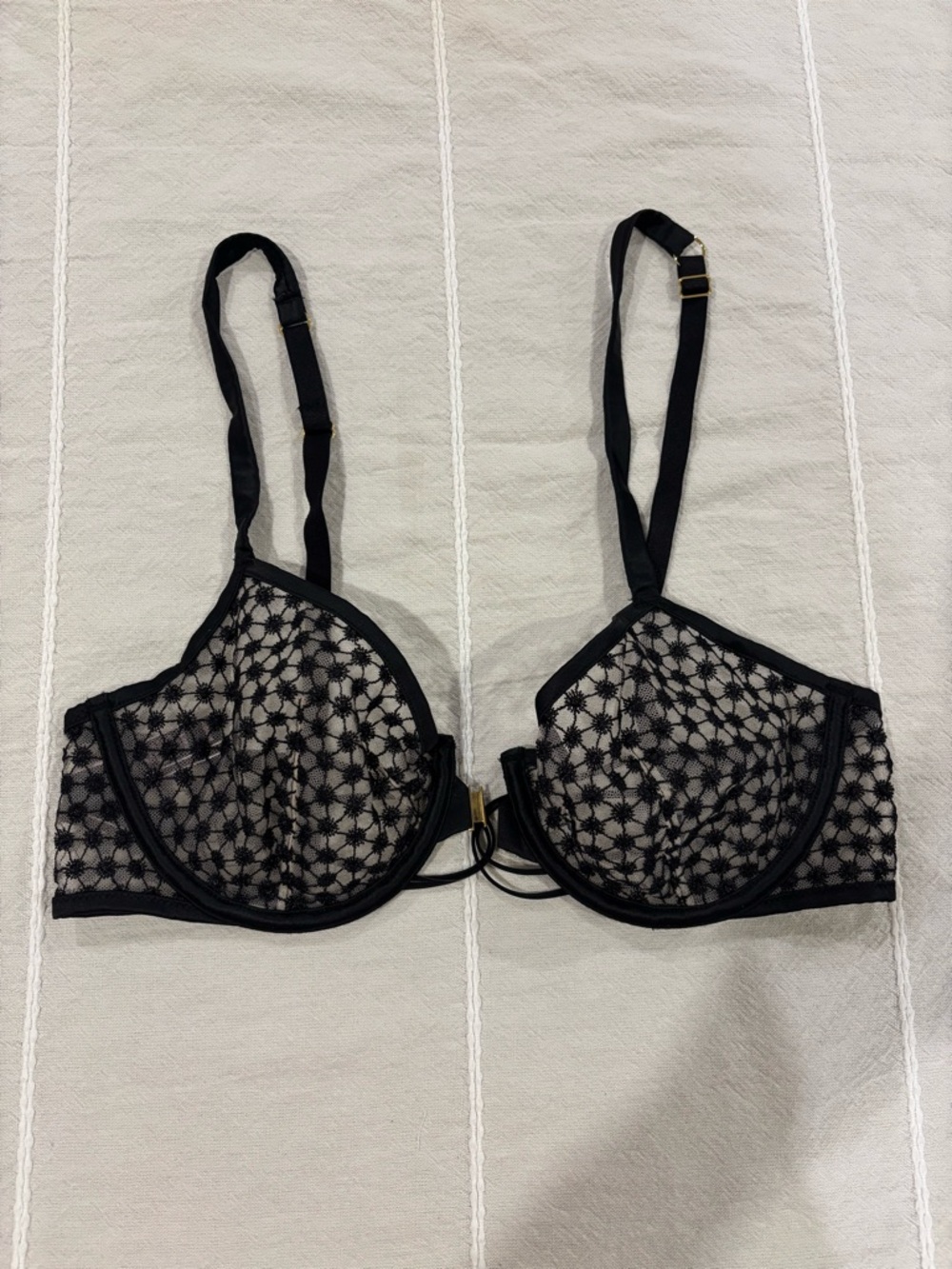 Victoria's Secret Black Floral Lace Underwire Bra